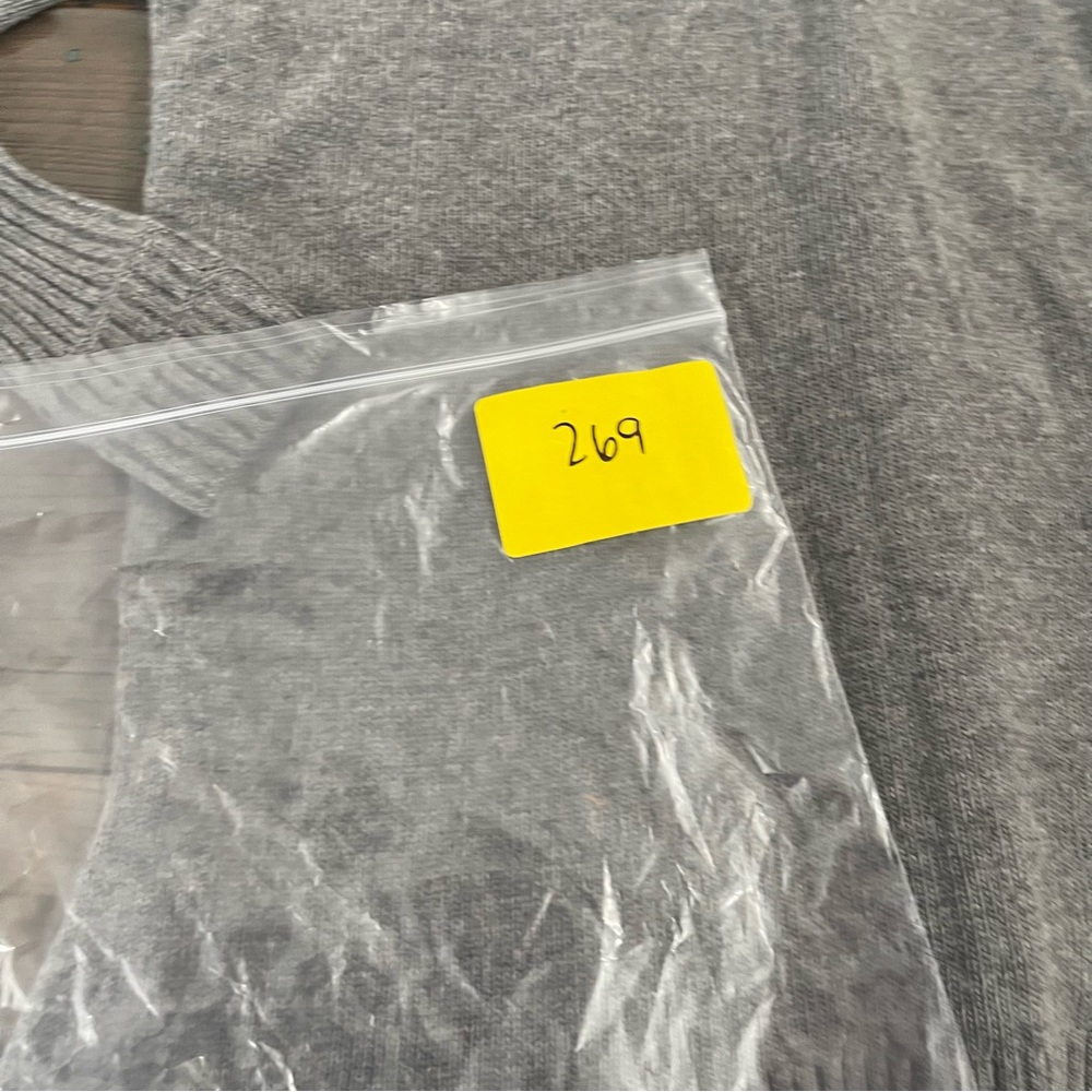 J.CREW Women's Relaxed Wool Blend Turtleneck Sweater Size XXXS In Heather Grey - Picture 9 of 9
